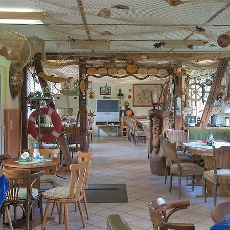 Familienzimmer Mit Gemeinschaftsbad Gross Banzelvitz 外观 照片