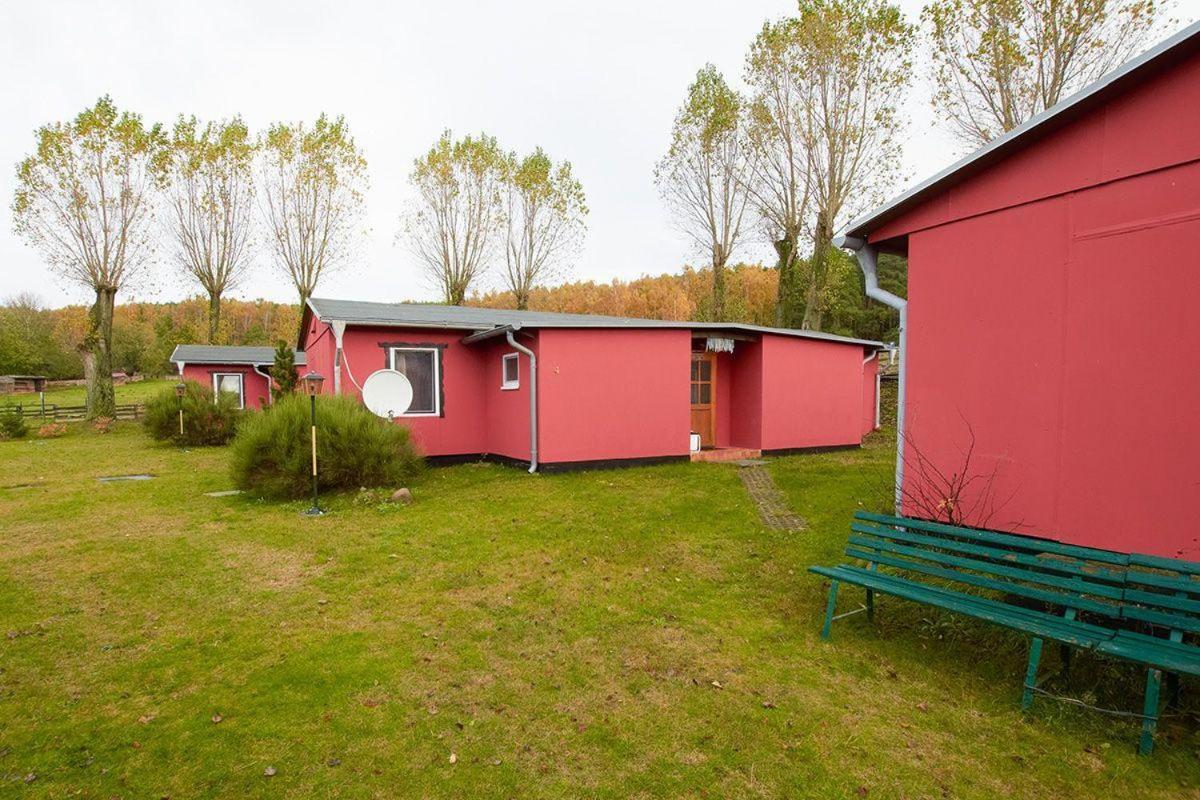 Familienzimmer Mit Gemeinschaftsbad Gross Banzelvitz 外观 照片