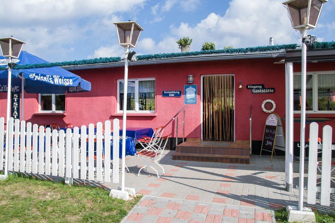 Familienzimmer Mit Gemeinschaftsbad Gross Banzelvitz 外观 照片