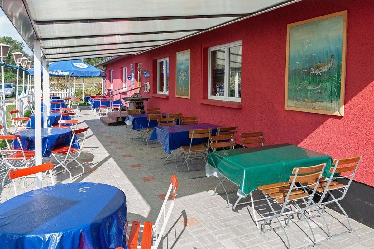 Familienzimmer Mit Gemeinschaftsbad Gross Banzelvitz 外观 照片